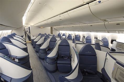 boeing 777 delta business class.